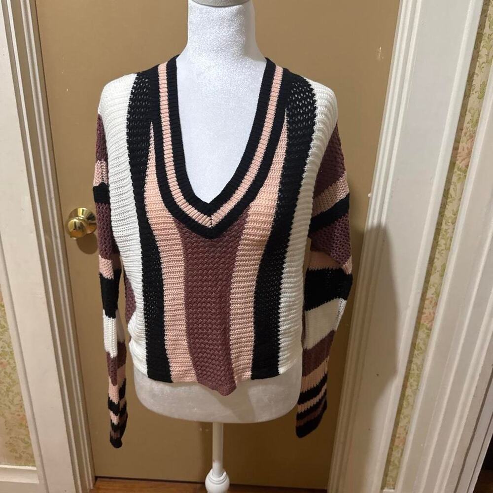 Trendy Threads Striped V-Neck Sweater Womens Small Multicolor Knit Good Top